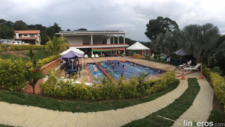 Posada Campestre Villa Jardín - Familias o Eventos - Finca en Socorro, Santander